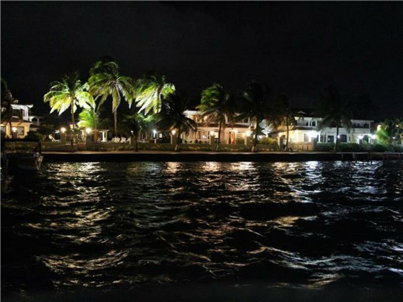 Isla Bonita Yacht Club Hotel San Pedro  Exterior foto