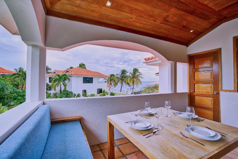 Isla Bonita Yacht Club Hotel San Pedro  Exterior foto